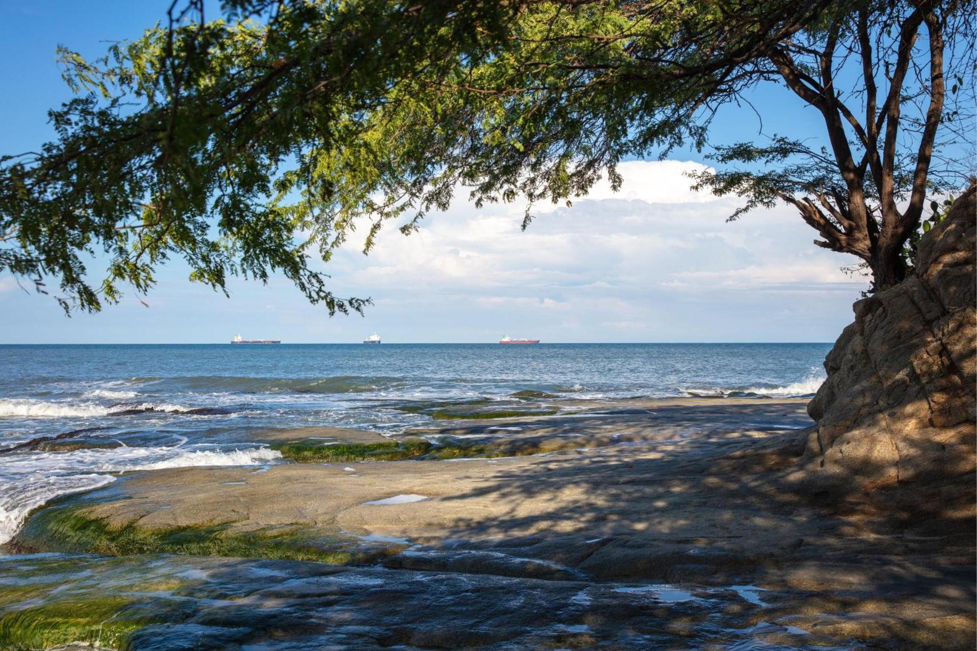 산타 마르타 메리어트 리조트 플라야 도르미다 산타마르타 외부 사진 View of Lake Michigan from the shore of Indiana Dunes National Park