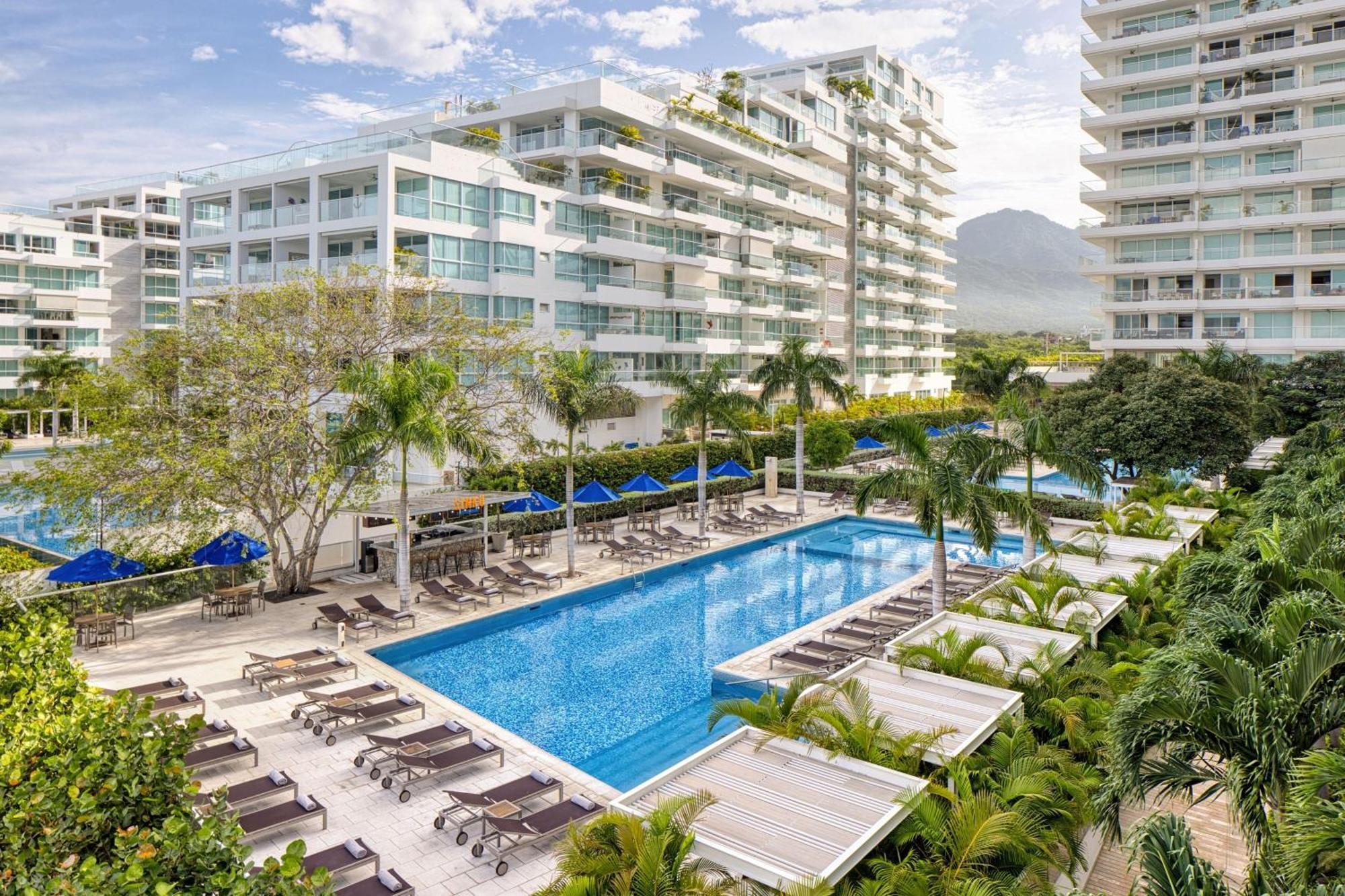산타 마르타 메리어트 리조트 플라야 도르미다 산타마르타 외부 사진 The swimming pool at the hotel